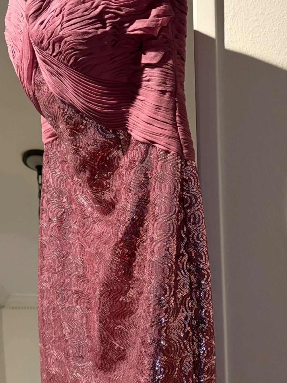 Vicky Tiel Strapless Sweetheart Rose Sequin Pleated Sheath Dress 8 - Picture 2 of 10